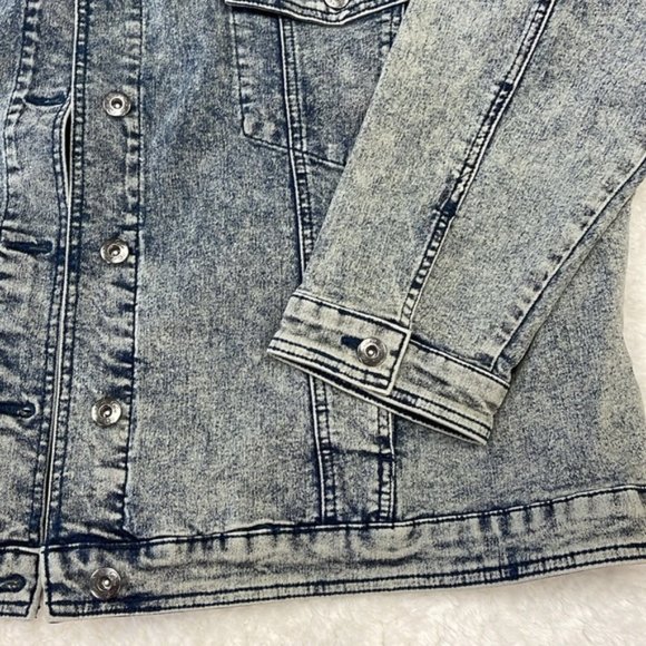 DG2 by Diane Gilman Snow Wash Boxy Jean Jacket - Picture 4 of 9